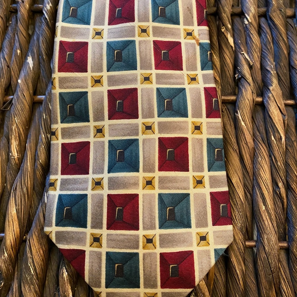 PRE-OWNED MEN'S COLOURS BY ALEXANDER JULIAN NECK T-E
